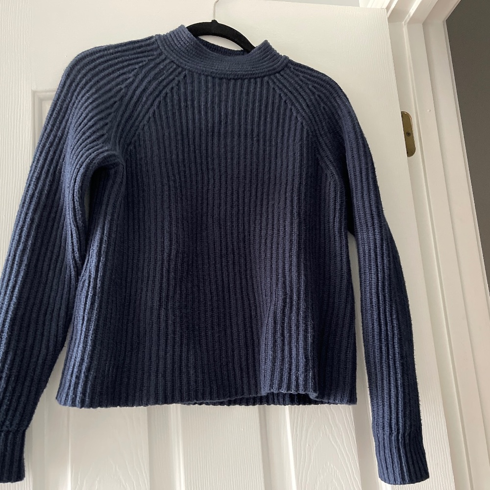 Banana Republic Sweater size S